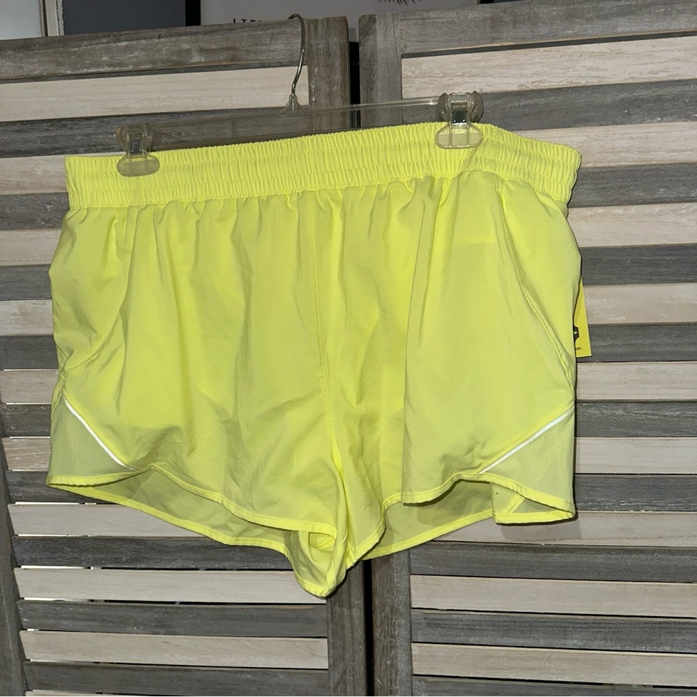 NWT All in Motion Women's Mid Rise Core Running Shorts Yellow Size XXL